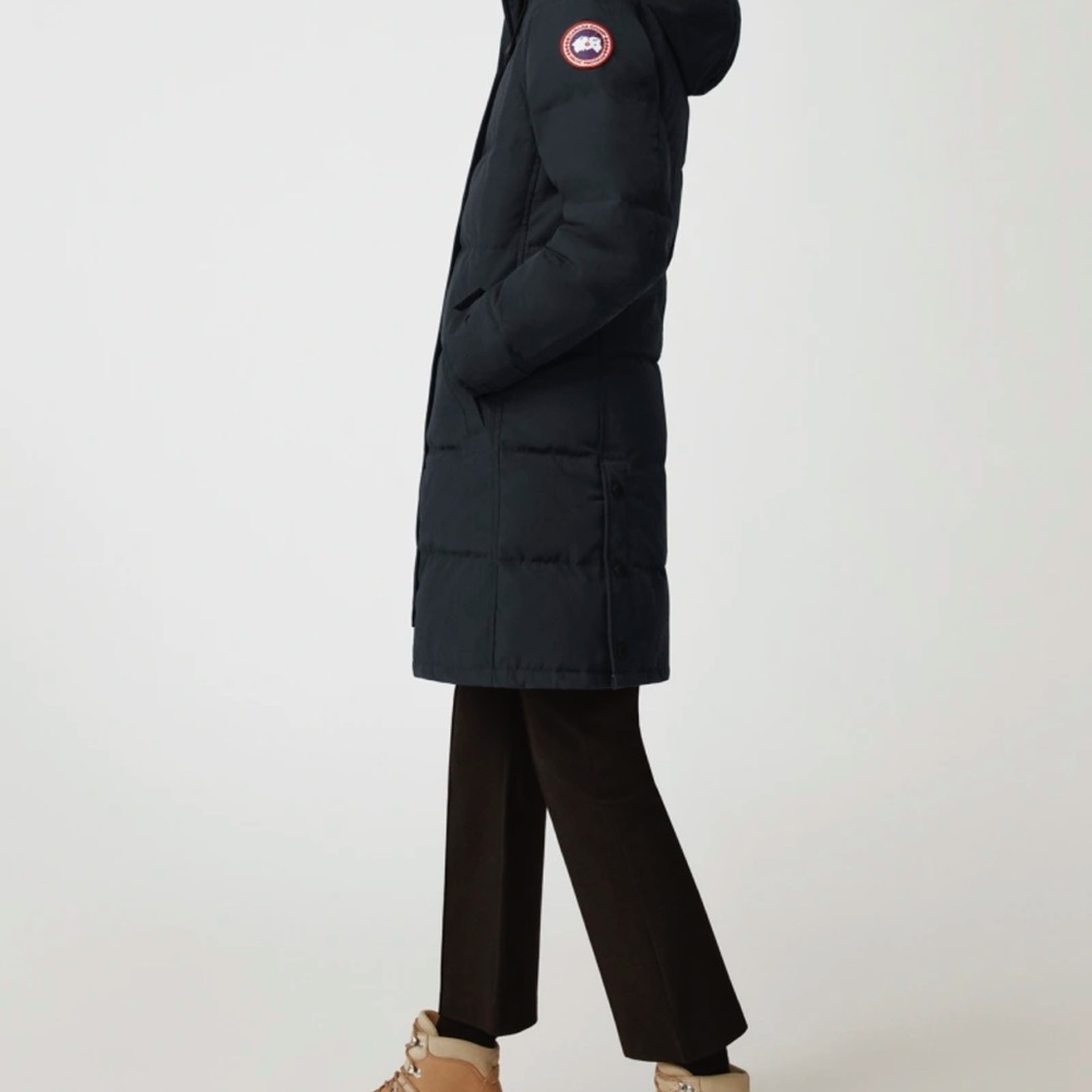 Canada goose navy colour in a great condition - Picture 2 of 16